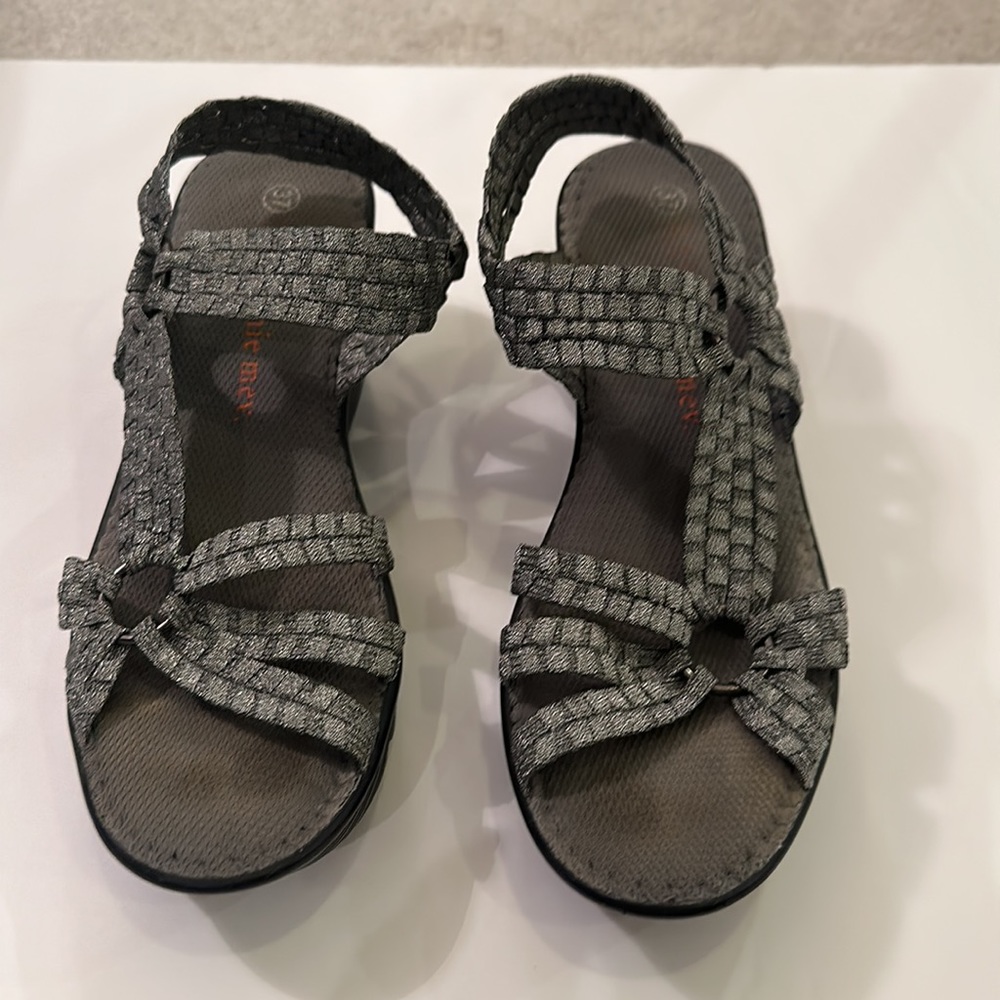 Bernie Mev size 37 sandals. - Picture 2 of 7